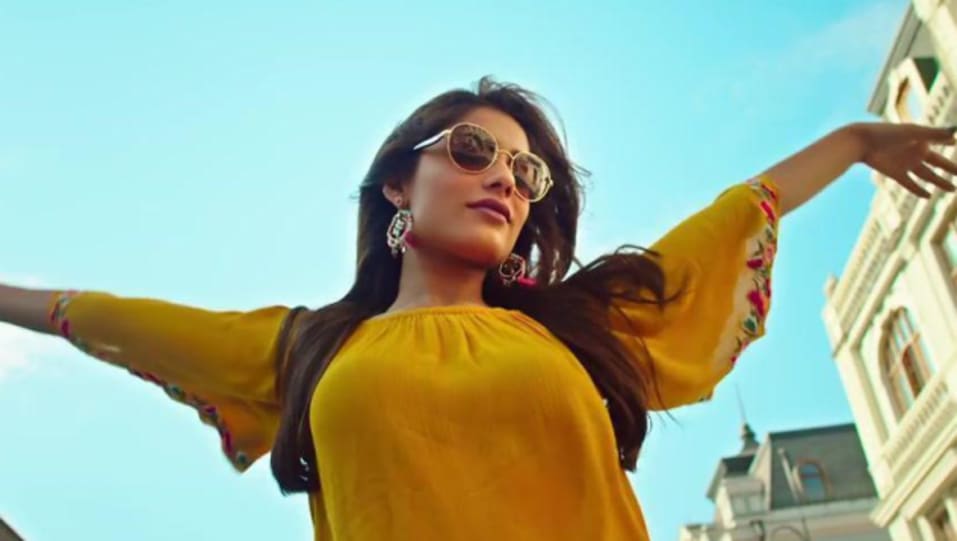Ishita Raj Sharma Celebrity Style In Kaun Nachdi Sonu Ke Titu Ki Sweety 2018 From Kaun Nachdi Charmboard This is kaun nachdi by sudhir k. tops