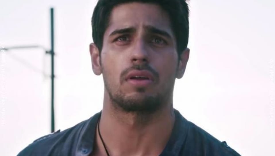 Sidharth Malhotra Celebrity Style In Hamdard Ek Villain 2014 From Hamdard Charmboard Goa kentinde yaşayan guru (sidharth malhotra), prahlad adlı bir politikacının yanında çalışmaktadır. casualshirts