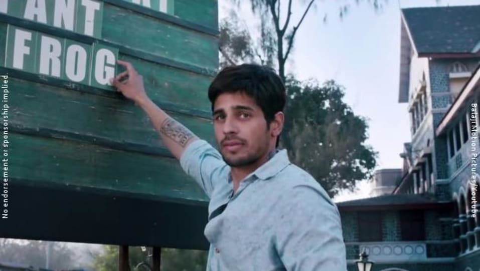Sidharth Malhotra Celebrity Style In Hamdard Ek Villain 2014 From Hamdard Charmboard Ek villain filminin konusunda guru, goa kentinde yaşamakta ve hayatını prahlad ismindeki bir politikacının yanında çalışarak sürdürmektedir. charmboard