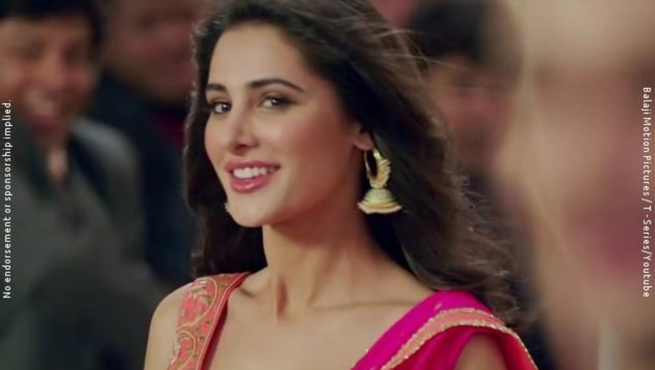 Actors Name Age Wiki Height Birth Place Career Details Shanivaar Raati Main Tera Hero 2014 Charmboard Palat tera hero idhar hai (full video) song main tera hero ¦ arijit singh ¦ varun dhawan. charmboard