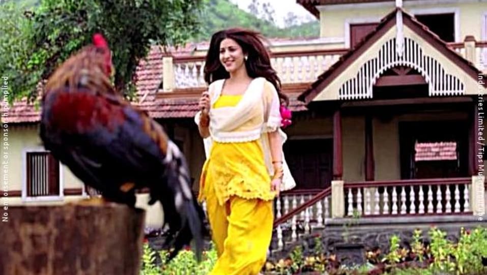 Shruti Haasan In White Dupatta Outfit Celebrity Clothing Charmboard Shruti hassan ramaiya vastavaiya hd wallpapersr,bollywood actress,movie wallpaper ,bollywood celebrity hd walpaper for desktop. kurta