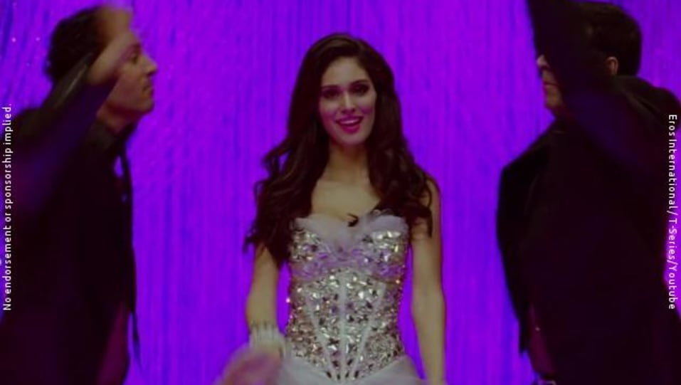 Actors Name Age Wiki Height Birth Place Career Details Subha Hone Na De Desi Boyz 2011 Charmboard Subha hone na de 720p (hd). subha hone na de desi boyz 2011