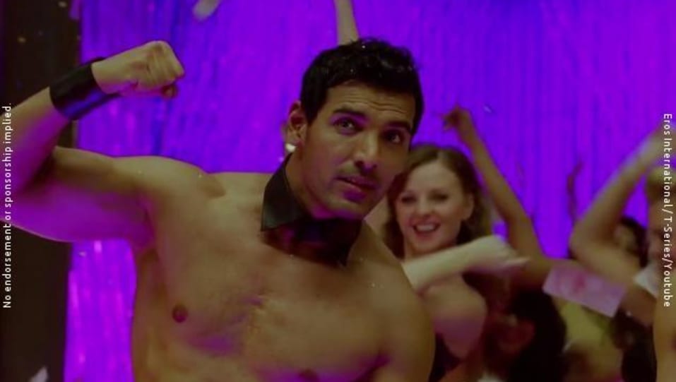 Actors Name Age Wiki Height Birth Place Career Details Subha Hone Na De Desi Boyz 2011 Charmboard The film stars akshay kumar, john abraham, deepika padukone and chitrangada singh in lead roles while sanjay dutt features in an extended cameo. subha hone na de desi boyz 2011