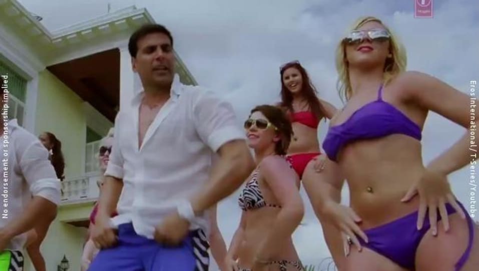 Akshay Kumar Celebrity Style In Make Some Noise For The Desi Boyz Desi Boyz 2011 From Make Some Noise For The Desi Boyz Charmboard John performed like a dream in the title track of the comedy film and matched up to akshay kumar's energy in the peppy dance number. casualshirts