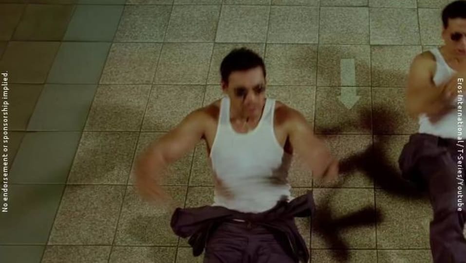 Desi Boyz Movie Wiki : He knows the art and craft of ...