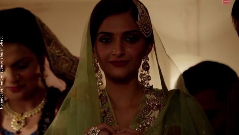 Actors Name Age Wiki Height Birth Place Career Details Dolly Ki Doli Dolly Ki Doli 2015 Charmboard Hindistan yapımı romantik komedi filmleri arasında 23 ocak 2015 tarihinde katılan dolly ki doli adlı yapım abhishek dogra ile uma shankar singh tarafından kaleme alınmış ve abhishek dogra tarafından yönetilmiştir. charmboard