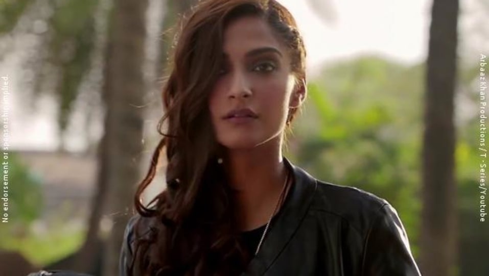 Actors Name Age Wiki Height Birth Place Career Details Dolly Ki Doli Dolly Ki Doli 2015 Charmboard Dolly ki doli is a 2015 hindi romantic comedy film, directed by debutant abhishek dogra and produced by actor arbaaz khan under his production house arbaaz khan productions. charmboard