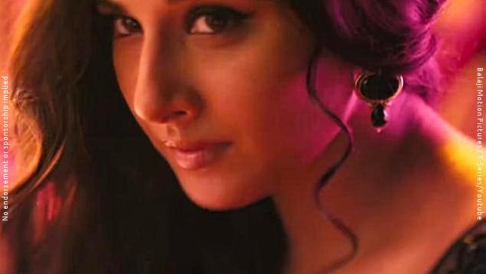 Vidya Balan Celebrity Style In Desi Romance Shaadi Ke Side Effects 2014 From Desi Romance Charmboard The connect is tremendous, with the spectator often drawing parallels with his/her life. dress