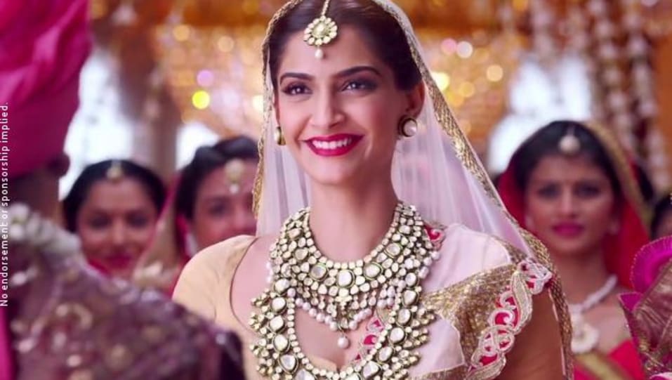 Celebrity Makeup Of Sonam Kapoor From Prem Leela Prem Ratan Dhan Payo 2015 Charmboard Is it because most female roles are just secondary and don't need much talent? charmboard