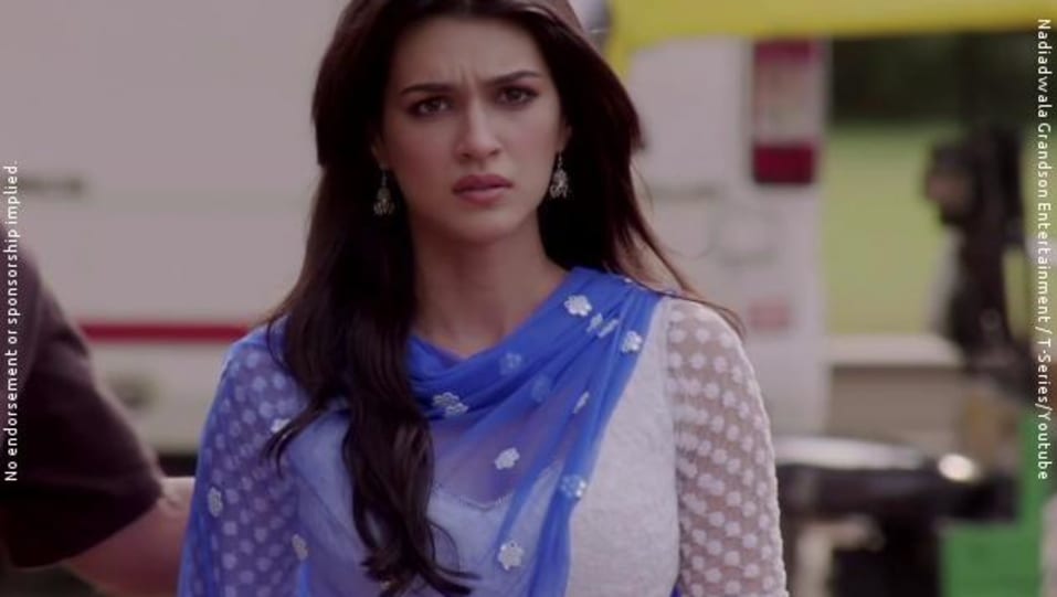 Actors Name Age Wiki Height Birth Place Career Details Tere Binaa Heropanti 2014 Charmboard O poveste de dragoste sigilat cu un destin imposibil, a îndrăznetului bablu si rasfatat dimpy.