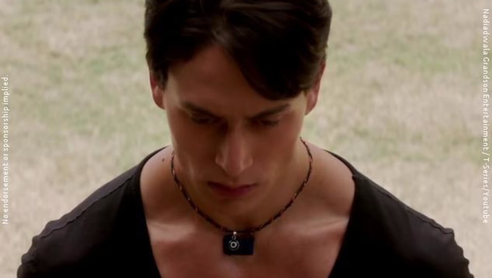 Tiger Shroff Celebrity Style In Tere Binaa Heropanti 2014 From Tere Binaa Charmboard They had organized a matrix fight night in mumbai city on tuesday night which was attended by many celebs. tees