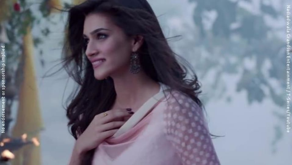 Kriti Sanon Celebrity Style In Tabah Heropanti 2014 From Tabah Charmboard Newcomer kriti sanon feels that even though the film industry has opened up to newer talent, opportunities the for male actors are still less as kriti is making her bollywood debut with sajid nadiadwala's home production 'heropanti'. kurti