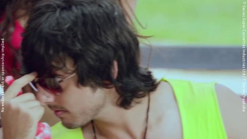 Himansh Kohli Celebrity Style In Sunny Sunny Yaariyan 2013 From Sunny Sunny Charmboard Presenting the most anticipated song iss ddarde dil ki sifarish (baarish) from movie yaariyan starring himansh kohli, rakul preet, evelyn sharma, serah singh, dev sharma, nicole faria, shreyas pardiwalla. casualshirts