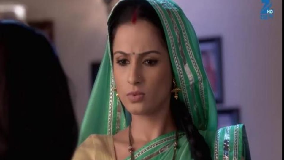 Salina Prakash Celebrity Style In Sarojini Episode 116 2015 From Episode 116 Charmboard Никхил синха, дипак пантх, ritcha bhushan и др. saree