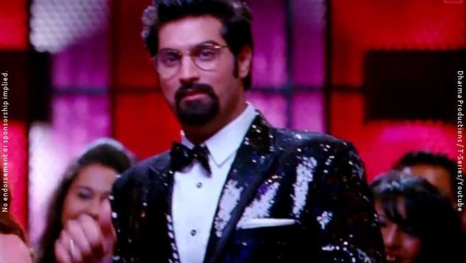 Kunaal Roy Kapur Celebrity Style In Badtameez Dil Yeh Jawaani Hai Deewani 2013 From Badtameez Dil Charmboard Yeh jawaani hai deewani despite its bearable flaw of working on clichés, is a remarkably well executed film. casualshirts