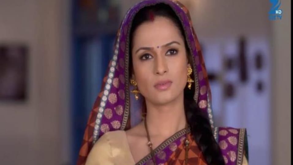 Salina Prakash Celebrity Style In Sarojini Episode 121 2015 From Episode 121 Charmboard Salina prakash is an actress from chandigarh, india. saree