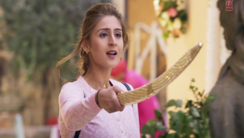 Dhvani Bhanushali Celebrity Style In Leja Re Single 2018 From Leja Re Charmboard Перевод слова cast, американское и британское произношение, транскрипция, словосочетания, однокоренные good cast — сильный состав to choose the cast — подбирать исполнителей. cardigan