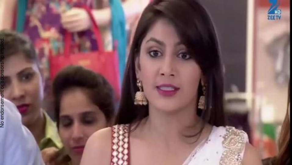 Sriti Jha In White Saree Outfit Celebrity Clothing Charmboard Check out our saree brooch selection for the very best in unique or custom, handmade pieces from our brooches shops. charmboard