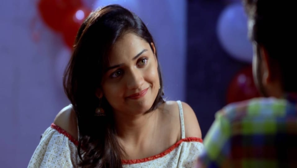 Hruta Durgule Celebrity Style In Phulpakhru Episode 618 19 From Episode 618 Charmboard