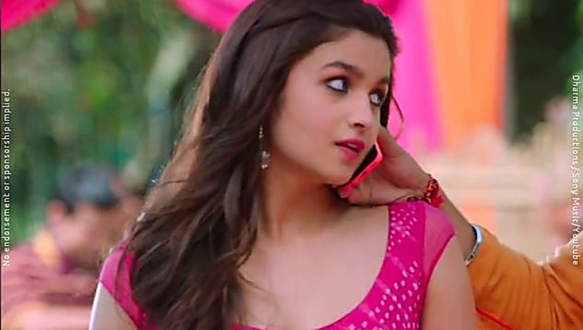 Alia bhatt in humpty sharma ki dulhania dresses top