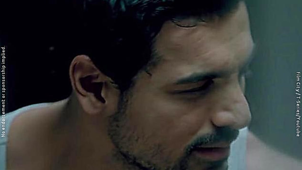 John Abraham Celebrity Style In Chahoon Bhi Toh Force 2011 From Chahoon Bhi Toh Charmboard Watch the video song 'chahoon bhi toh' from the bollywood movie force.