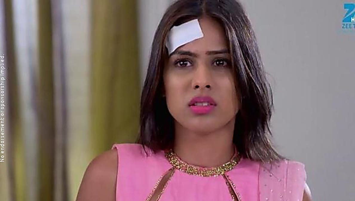 Nia Sharma Celebrity Style In Jamai Raja Episode 549 16 From Episode 549 Charmboard
