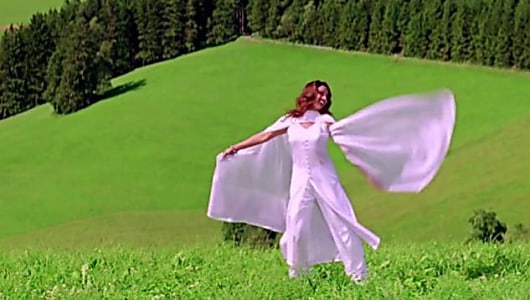 Madhuri Dixit Celebrity Style In Bholi Si Surat Dil To Pagal Hai 1997 From Bholi Si Surat Charmboard It has always been a staple in indian clothing. kurti