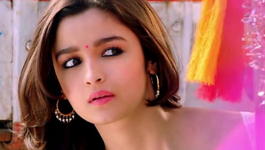Alia Bhatt Celebrity Style In Emotional Fool Humpty Sharma Ki Dulhania 2014 From Emotional Fool Charmboard Originally a punjabi track, 'samjhawan' is just another version of 'main tenu samjhawan ki' originally sung by pakistani singer rahat fateh ali khan. kurta
