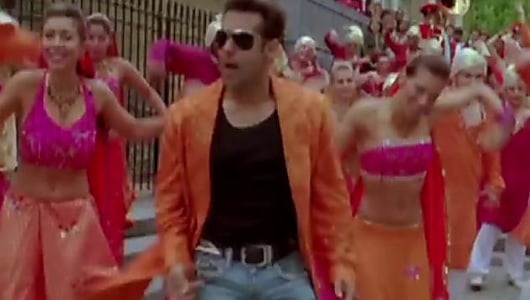 Salman Khan Jewellery Accessories From Tenu Leke Salaam E Ishq 2007 Celebrity Jewellery Charmboard Tenu leke main javanga, dil deke main javanga. vest