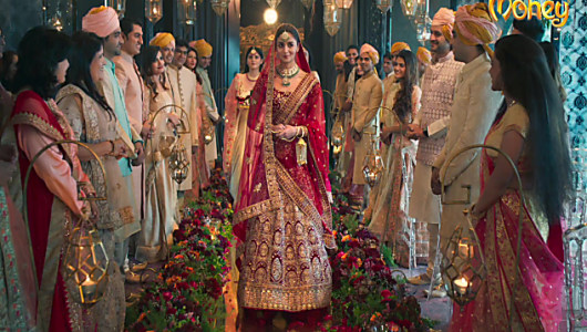 Alia Bhatt Celebrity Style In Commercial Manyavar 2019 From Commercial Charmboard Tiger shroff calls it lit. alia bhatt celebrity style in