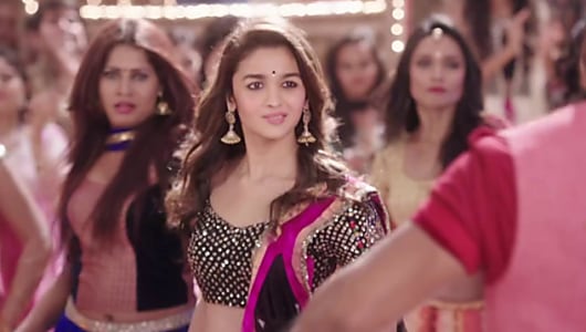 Alia bhatt aashiq surrender hua lehenga store