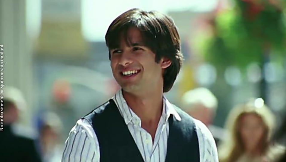 Shahid Kapoor Black Waistcoat And Blue Jeans Look Bakhuda Tumhi