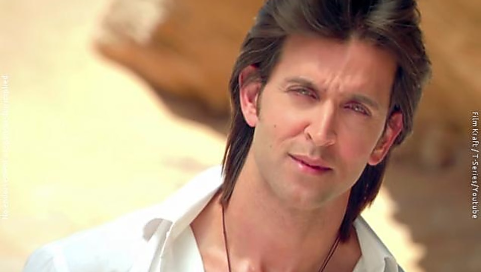 Hrithik Roshan White Shirt And Green Chinos Look Dil Tu Hi Bataa