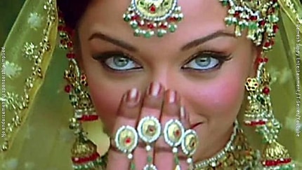 Umrao Jaan Video Song 2006 Gallery Maine nibhaya hai karke dikhaaya hai le teri baari ik vaari tu bhi pyar nibha. umrao jaan video song 2006 gallery