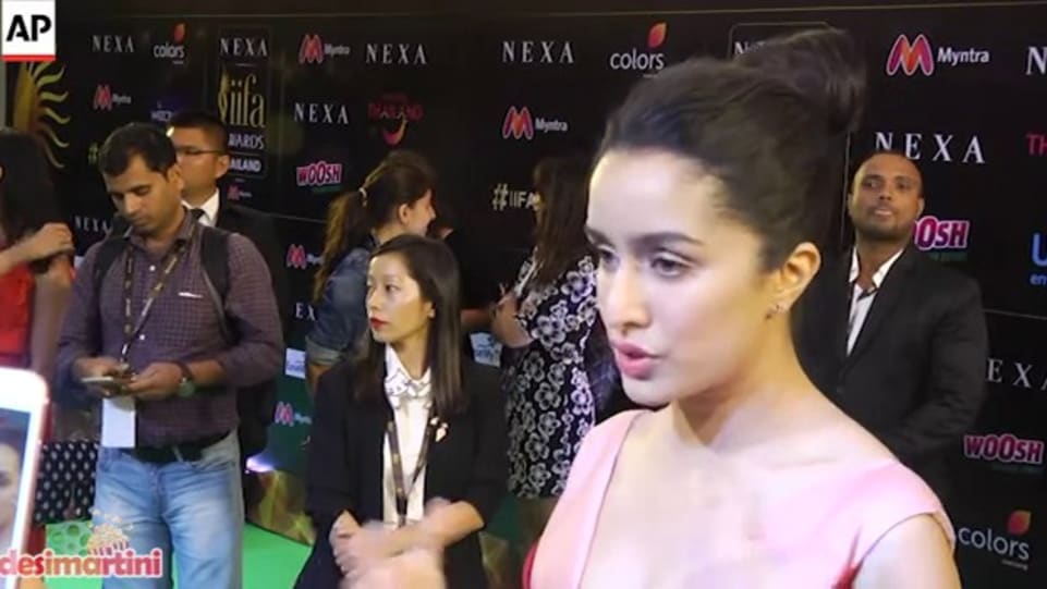 Shraddha Kapoor In Pink Gown Outfit Celebrity Clothing Charmboard Shraddha kapoor aced the fashion game on thursday night as she dazzled with the moons and stars as she wore a stunning black gown for iifa. gown