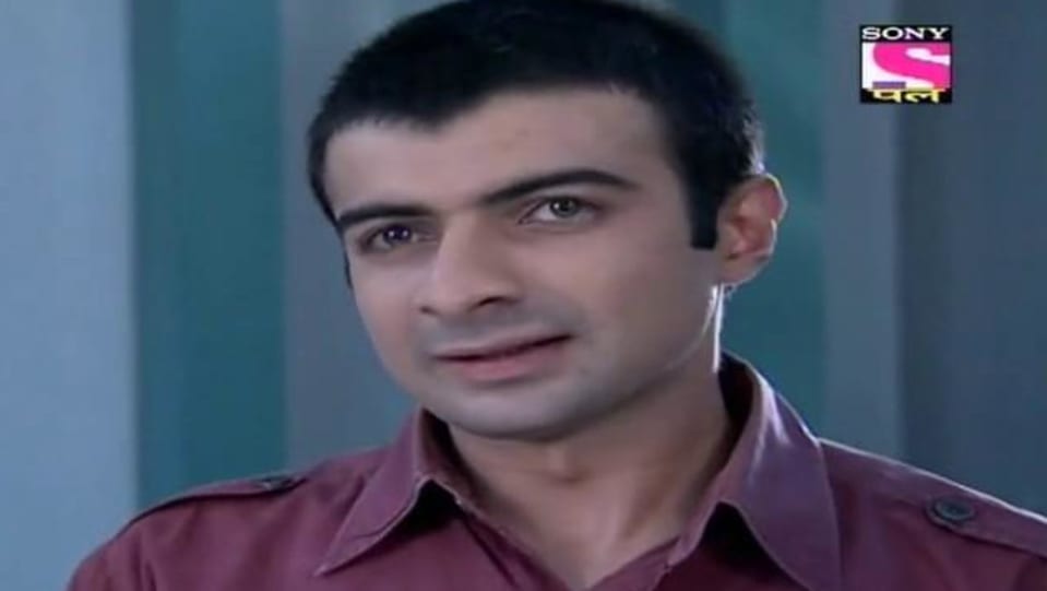 Vivek V Mashru Celebrity Style In Cid Khooni Kamre Ka Raaz Episode 621 2013 From Episode 621 Charmboard He started his acting career in the tv series akkad bakkad bambey bo. shirt