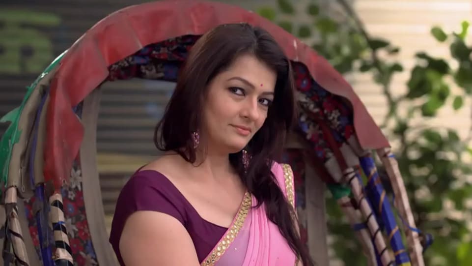 Falguni Rajani Jewellery Accessories From Bhabi Ji Ghar Par Hain Episode 803 2018 Celebrity Jewellery Charmboard However every character in the show has been pretty unique and funny. earrings
