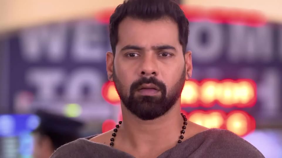 Shabbir Ahluwalia Celebrity Style In Kumkum Bhagya Episode 1088 2018 From Episode 1088 Charmboard The series which will be premier on 15th april 2014 at 9:00 pm (ist). sunglasses