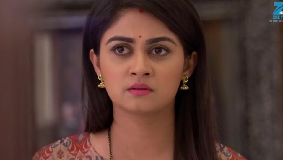 Social Buzz Ruchi Savarn Latest News Images Updates Posts Kumkum Bhagya Episode 942 2017 Charmboard Срити джа, шаббир ахлувалиа, мрунал тхакур и др. charmboard