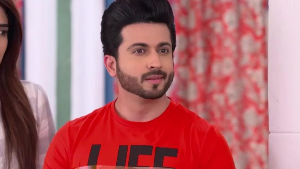 Dheeraj Dhoopar Celebrity Style In Kundali Bhagya Episode 137 2017 From Episode 137 Charmboard Dheeraj dhoopar is an indian actor and model known for his portrayal of prem bharadwaj in sasural simar ka, karan luthra in kundali bhagya. sunglasses