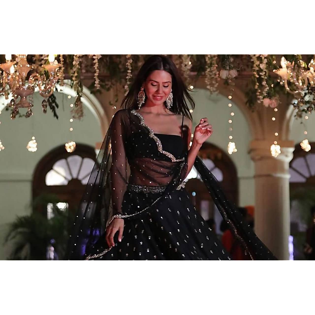 Would You Dare To Wear A Black Lehenga Like Sonam Bajwa Jatti jeone morh wargi official song sidhu moose wala feat sonam bajwa ardab mutiyaran 18th oct. wear a black lehenga like sonam bajwa