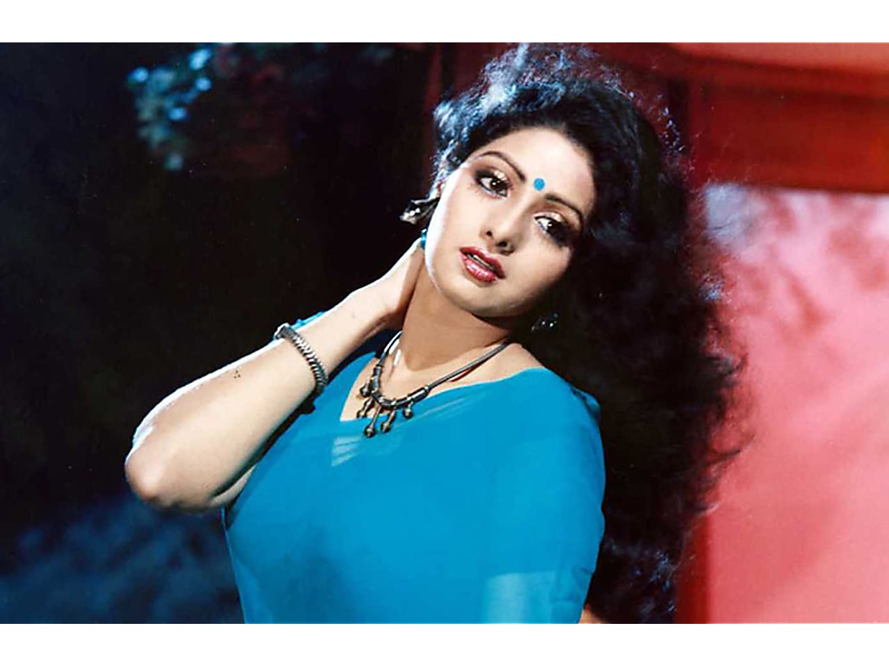 6 Times Sridevi Redefined The Chiffon Saree In Bollywood #newlook is a fashion and beauty channel. sridevi redefined the chiffon saree
