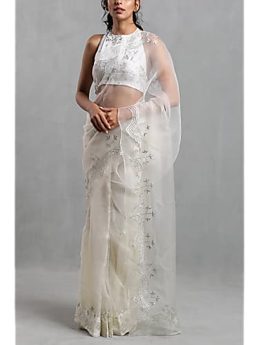 Deepika Padukone Looks Ethereal In Sabyasachi Saree The designer's couture is the most loved and admired all over india and outside as well. deepika padukone looks ethereal in