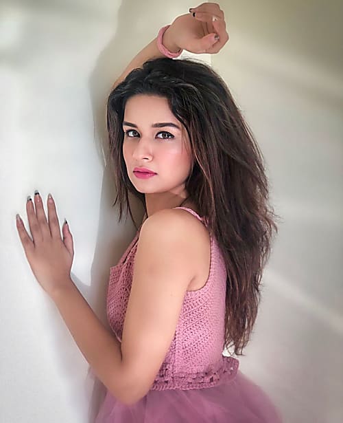Avneet Kaur S Makeup Is An Ode To English Rose Look A wide variety of malhotra options are available to you makeup is an ode to english rose look