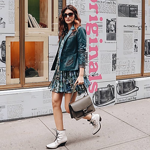 Kriti Sanon Shows Us How To Travel In Style