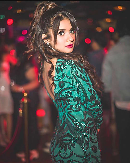 Avneet Kaur S Hairstyle Is An Ode To The 60s
