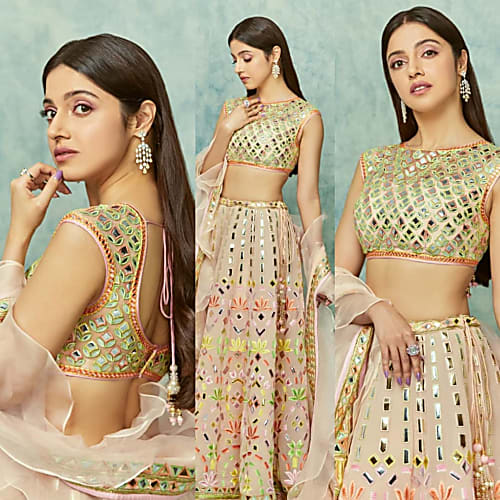 Divya Khosla Kumar Looks Like A Dream In Her Ultra Modern Attire Yaad piya ki, hahaha mere piya ki haaye piya ki aane lagi haaye bheegi bheegi. divya khosla kumar looks like a dream