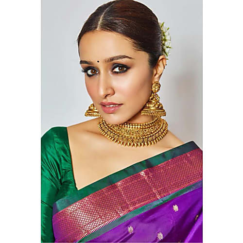 Our Favourite Celeb Approved Makeup Looks From Diwali 2019 It's right up your makeup alley. favourite celeb approved makeup looks