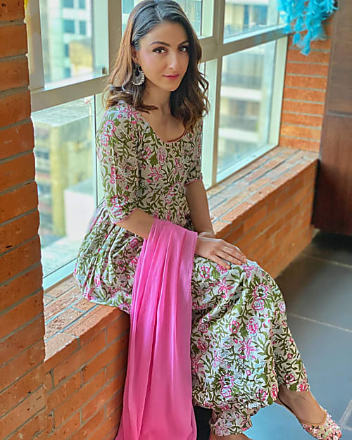 Soha Ali Khan Looks Like A True Royal In This Outfit!