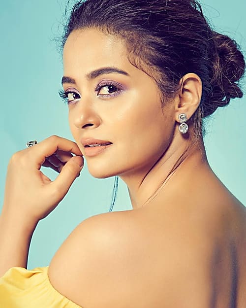 Surveen Chawla S Flawless Makeup Avatar Her birthday, what she did before fame, her family life, fun trivia facts, popularity rankings, and more. surveen chawla s flawless makeup avatar